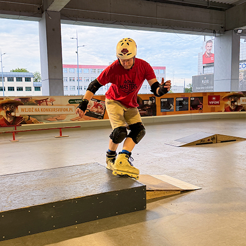 Nauka jazdy na rolkach, deskorolce, hulajnodze i łyżwach w Olsztynie - Aggressive Skating
